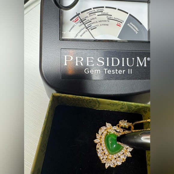 Luxury Heart Pendant - Picture 3 of 4